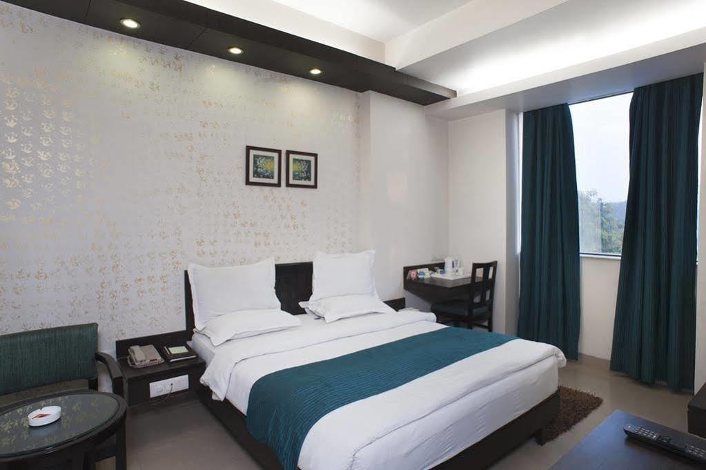 Fabhotel Rockland New Delhi Eksteriør billede